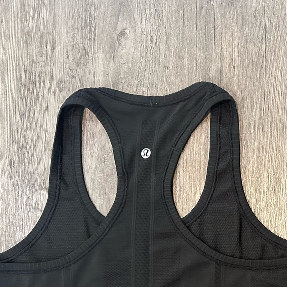 Lululemon Women’s Tank Top - Picture 3 of 4